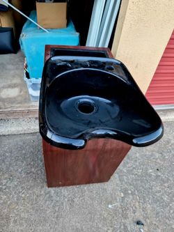 Kaemark shampoo bowl cabinet