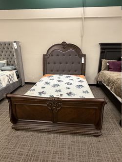 Tufted Sleigh Bed - Dark Cherry Brown With Brown Upholstery And Gold-Tipped Accents | Headboard