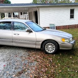 1999 Lincoln Town Car