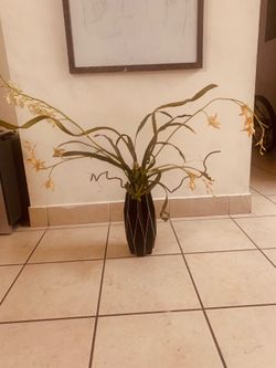 Tall Geometric Black Floor Vase – Modern Home Décor