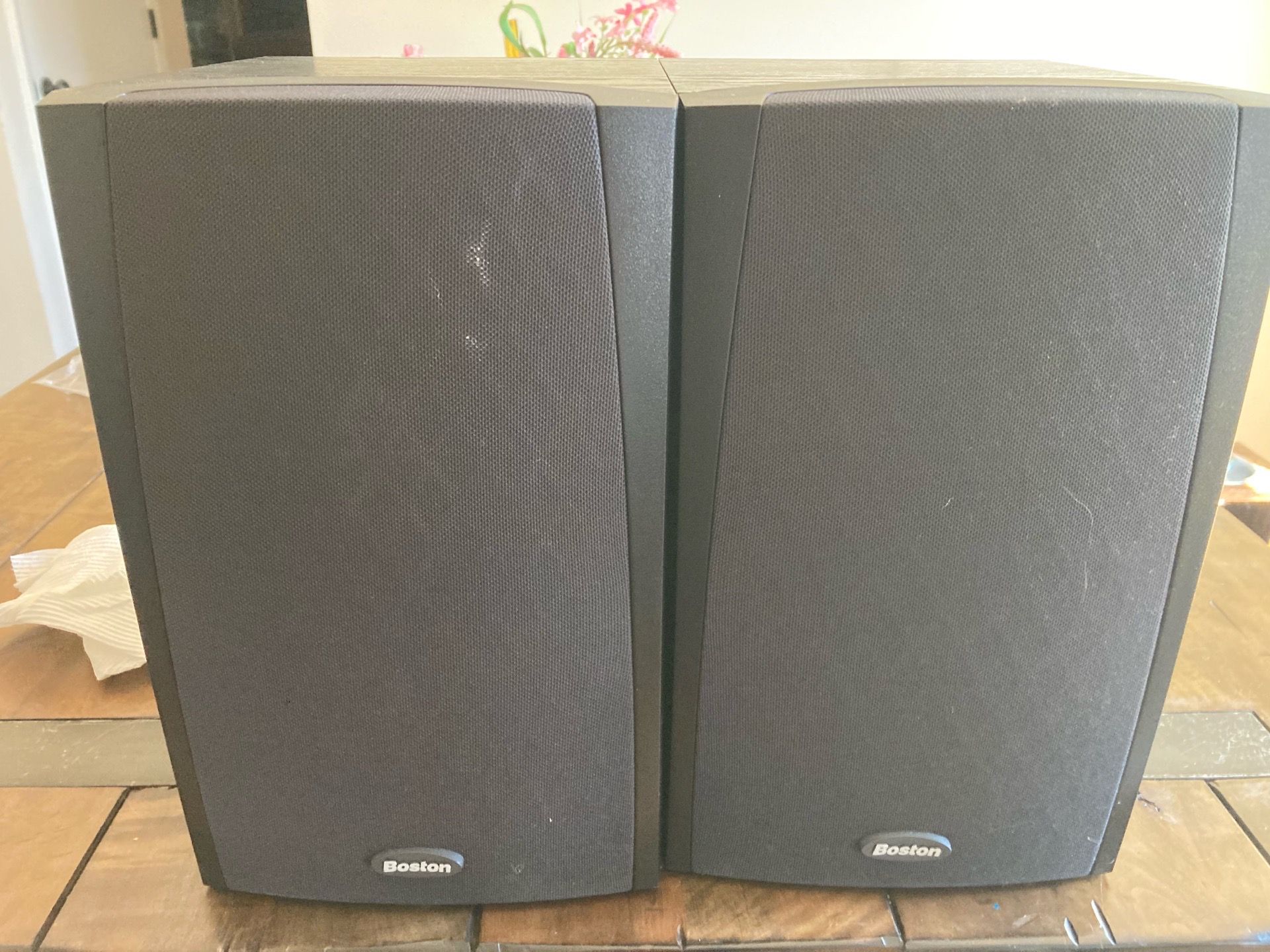 Boston bookshelf speakers CR 75 nice
