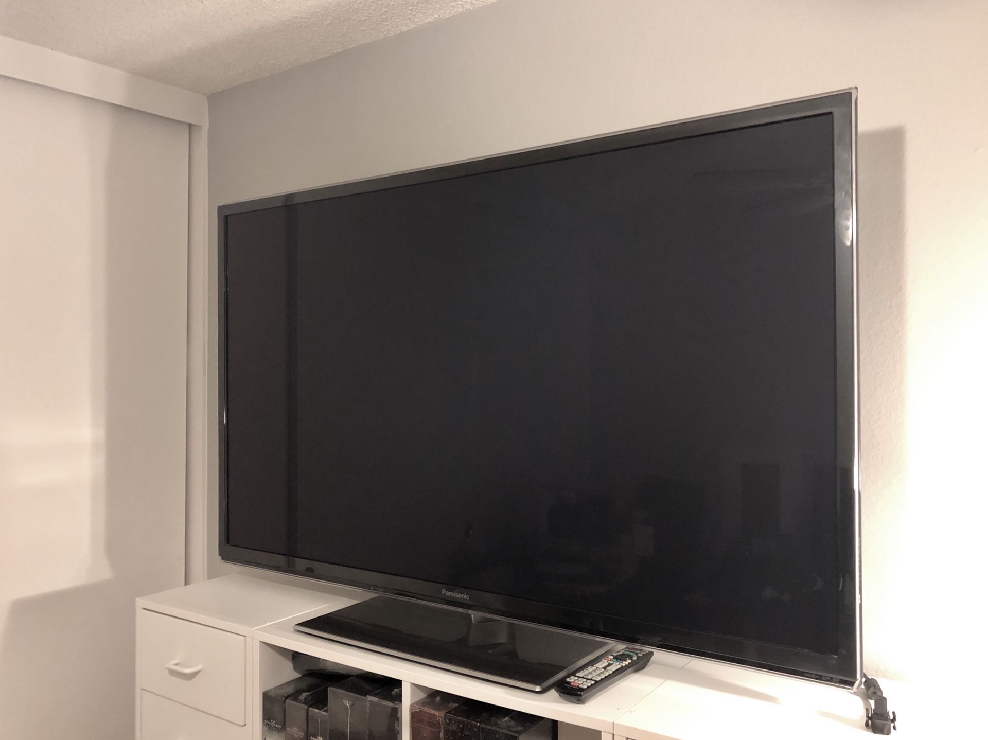 Panasonic VIERA TC-P60ST50 60-Inch 1080p 600Hz Full HD 3D Plasma TV