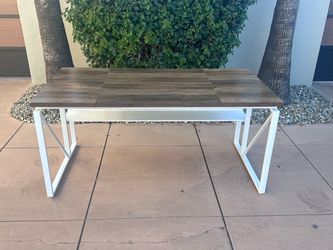 Excellent Condition Desk