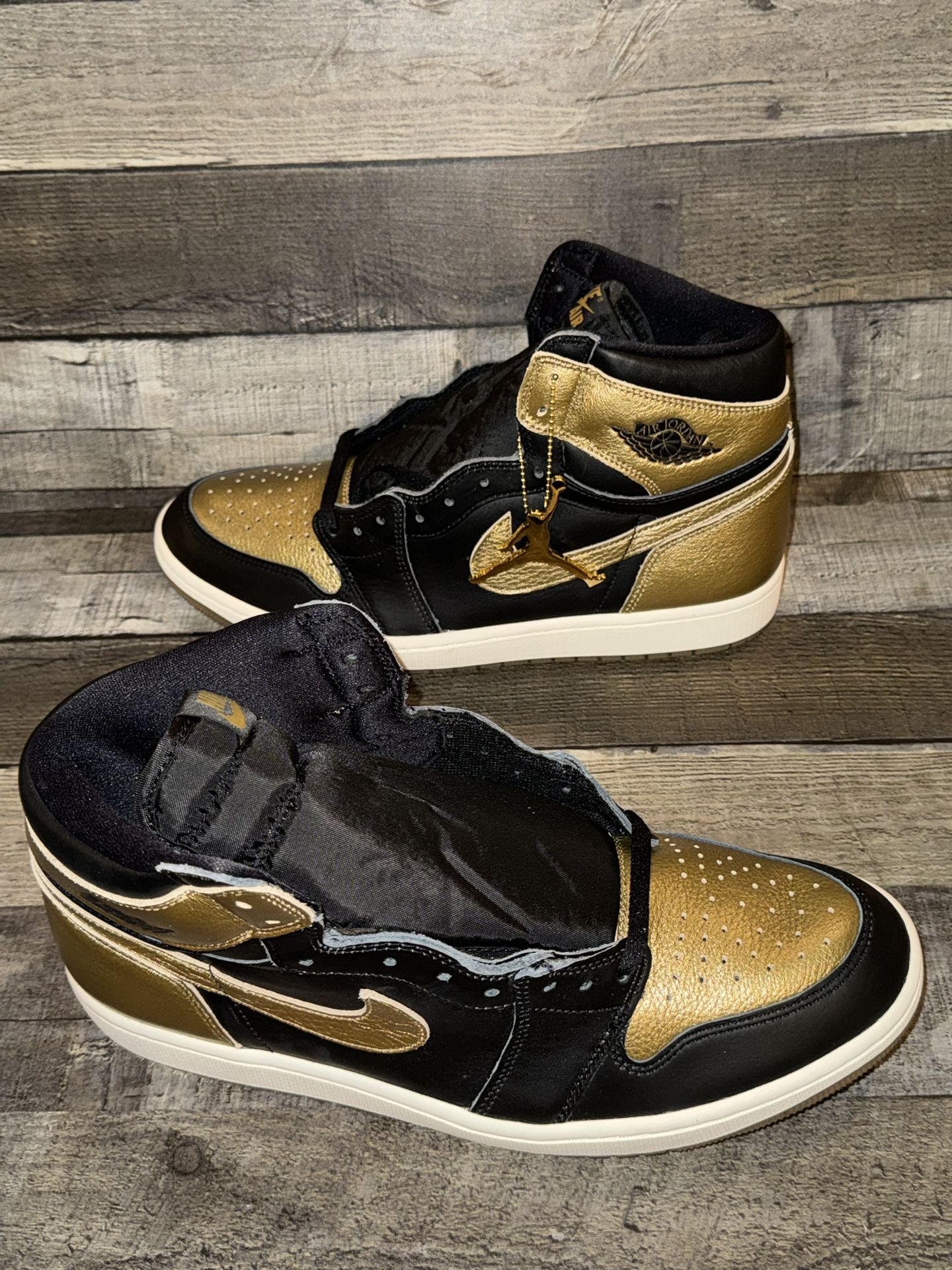 Nike Air Jordan Retro 1 OG Hi  “Metallic Gold” Men’s Size 13