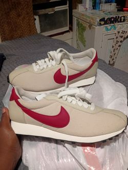 Nike Daybreak Sneakers Tan Red