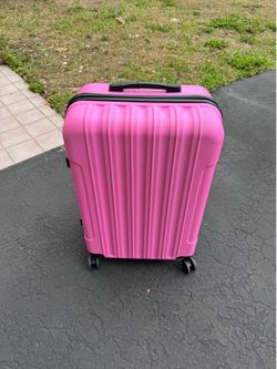 Hard shell suitcase