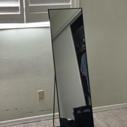 Free mirror