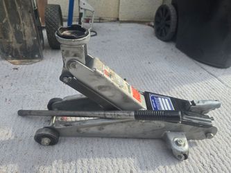 4000 lb Hydraulic Floor Jack