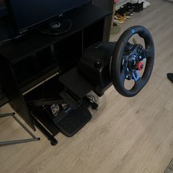 Logitech G29 with foldable stand