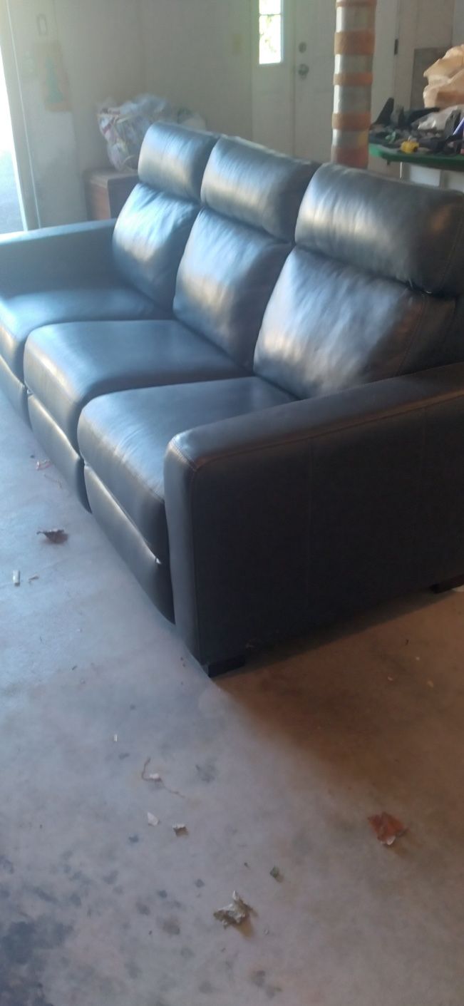 Couch- Reclining (electric)
