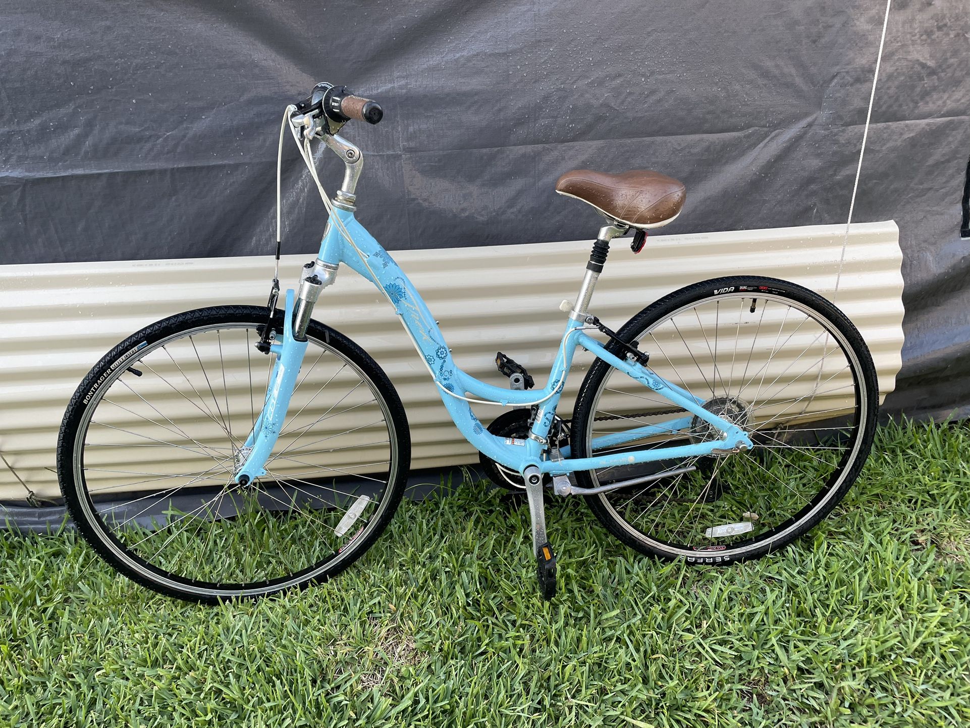 Women’s Trek Bicycle Works Good