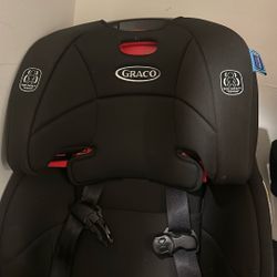  Graco Tranzitions 3-in-1 Harness Booster Car Seat