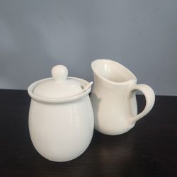 White Ceramic Sugar & Creamer Set – Classic Style ☕