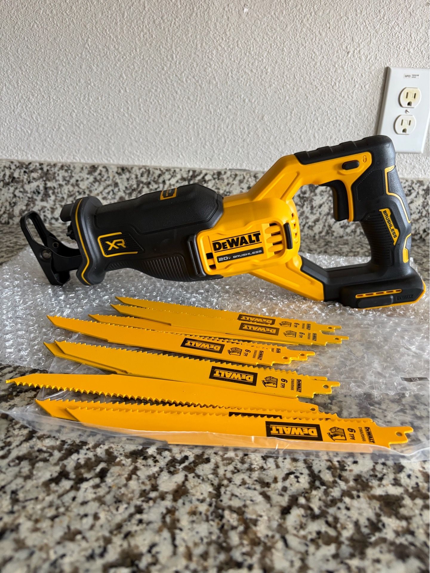 DEWALT 20V MAX Cordless Brushless Reciprocating Saw (Tool Only) (Each set Includes 10 blades )
