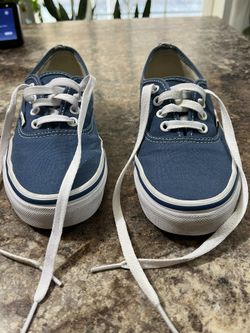 Vans Authentic low-top canvas skate shoes in a navy blue sneakers tennis shoe Size Men 4 Women 5.5