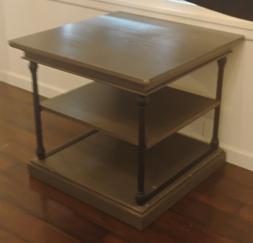 Very Nice Black &Gray 2 Shelf Side Table 