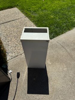 Free trash can great for garage