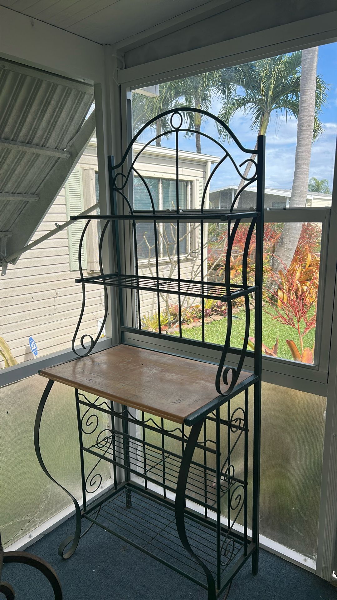 Bakery / Kitchen / Wine Rack