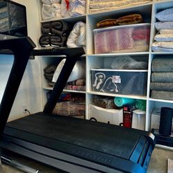 Peloton Tread Plus + 100 uses + Delivery available + 12 Month Warranty