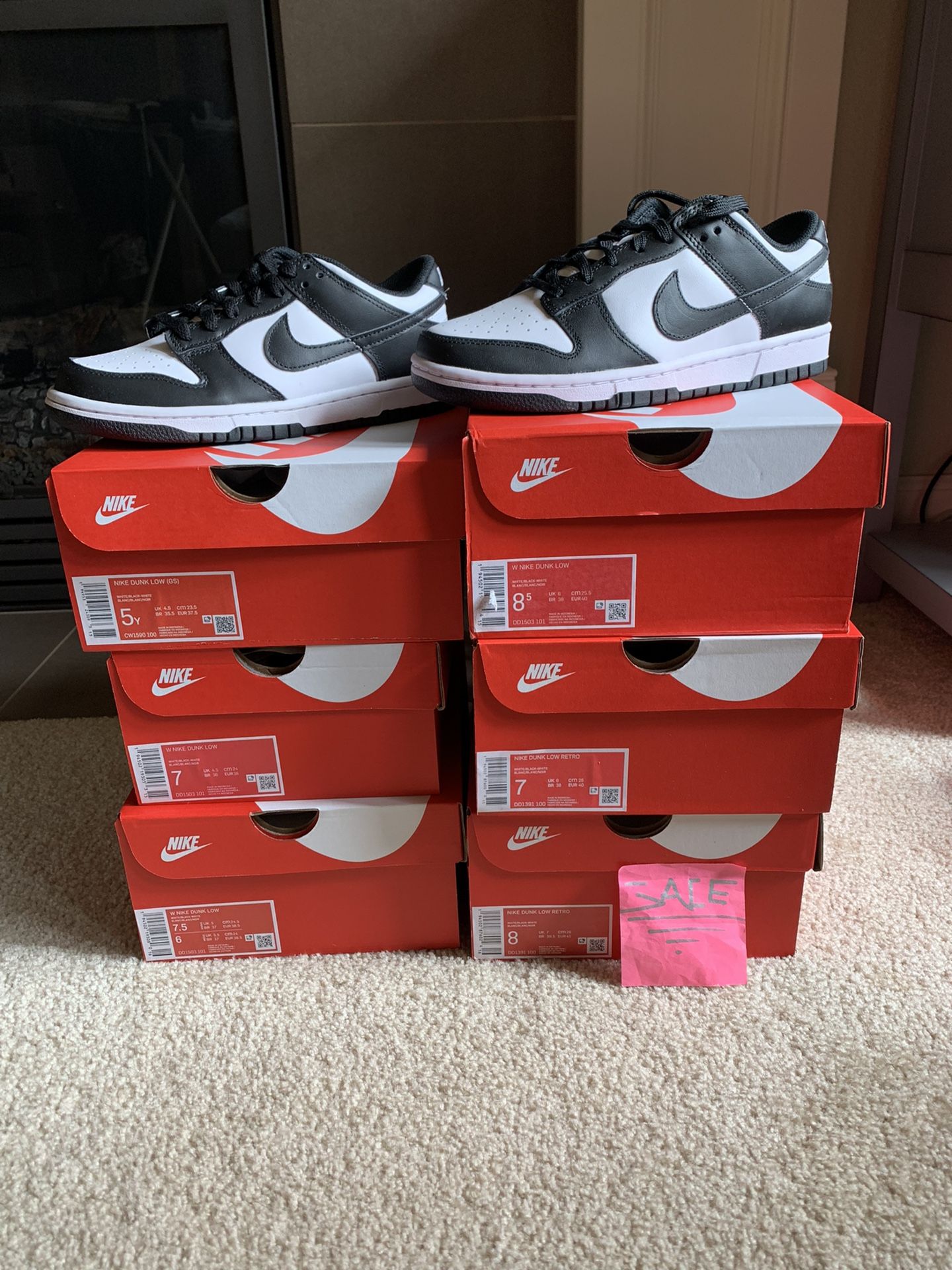 Nike dunk panda sizes 4.5Y 5.5Y 6.5Y 7w 8.5w 10w 10.5w display picture 1