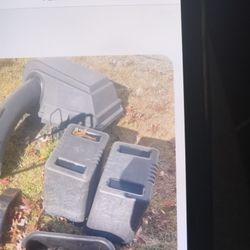 Leaf Bagger.   Needs Ine 29$ Part Misplaced. Reduced 175
