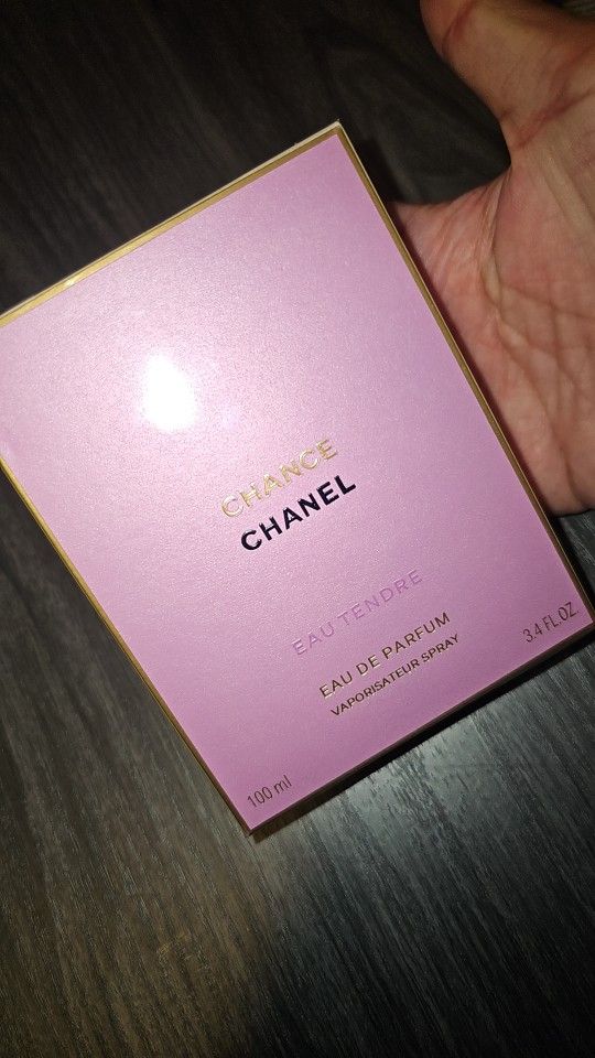 CHANEL
CHANCE EAU TENDRE
Eau de Toilette Spray, 3.4-oz