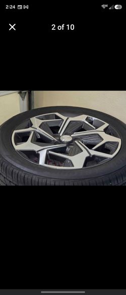 20 inch Hyundai Palisade Caligraphy Wheels with tire chains!