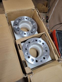 2001----2010 Chevy Silverado / GMC Sierra 1500hd/ 2500hd/3500hd 8 lug 2 inch wheel spacers