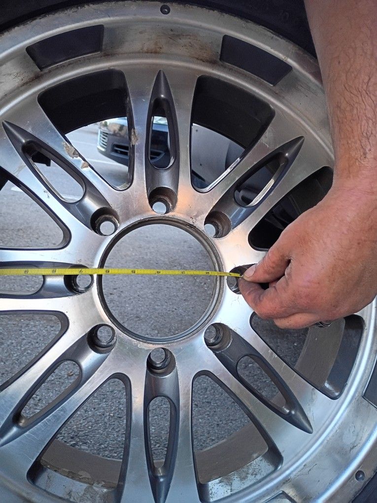 Universal Tire And Rim 5 Lug