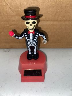Halloween Solar Skeleton Groom Solar Powered Dancing Figure