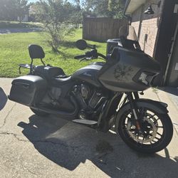 Indian Challanger Darkhorse 