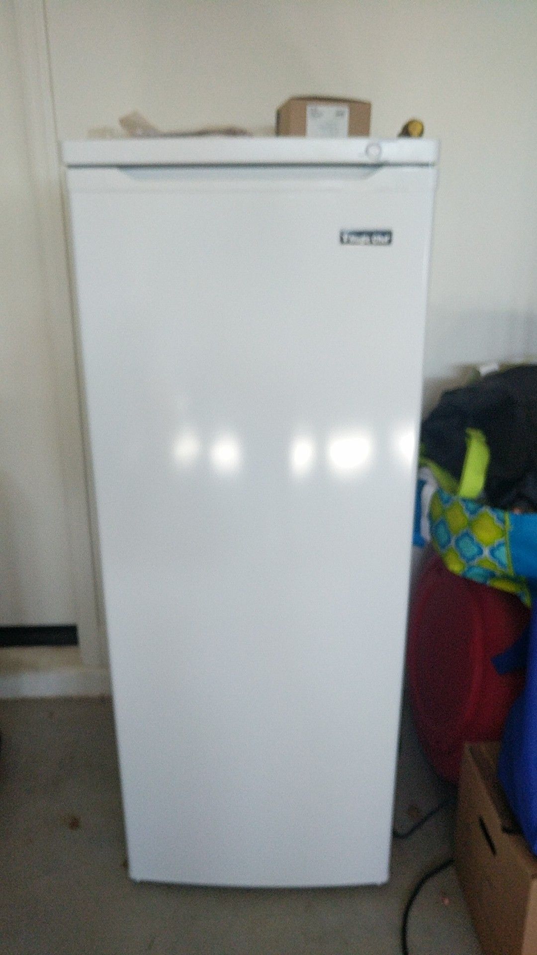Magic chef deep freezer read description! for Sale in Surprise, AZ