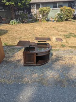 Free Computer Desk and Corner Table