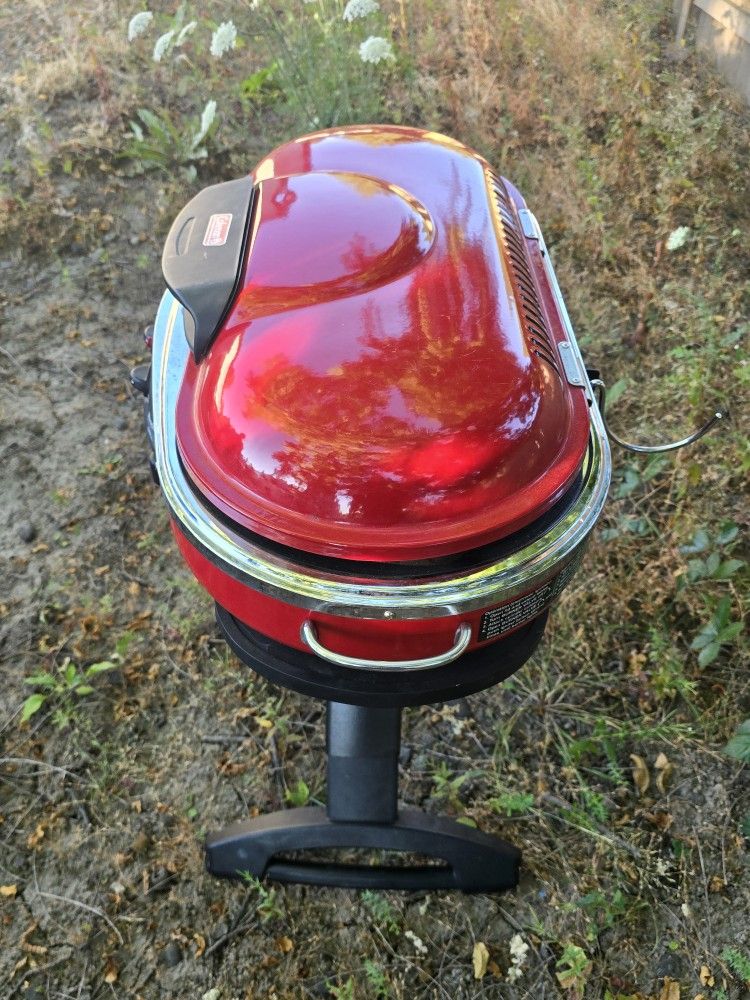 COLEMAN ROADTRIP GRILL RED for Sale in Boring, OR - OfferUp