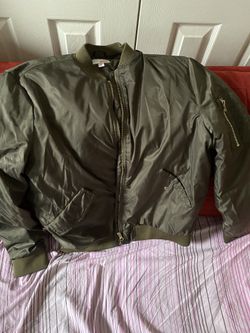 Bongo Olive Bomber