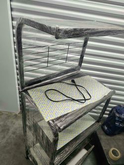 Microwave cart with outlet