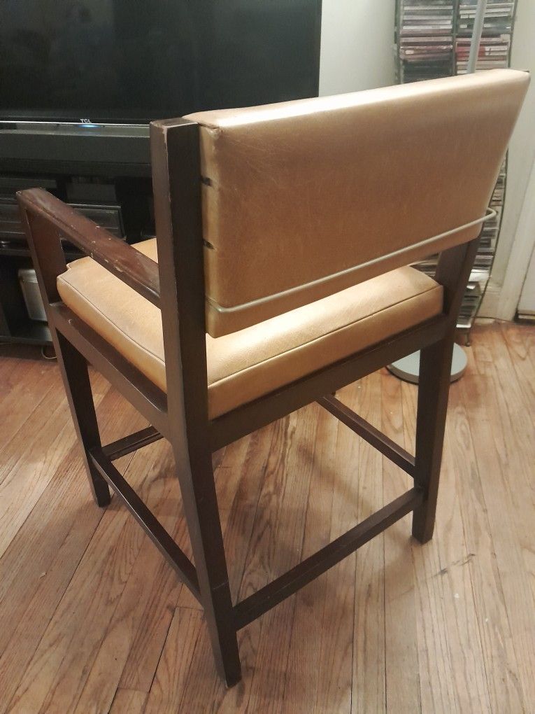 Hotel Lobby Type Wooden Leather Chair