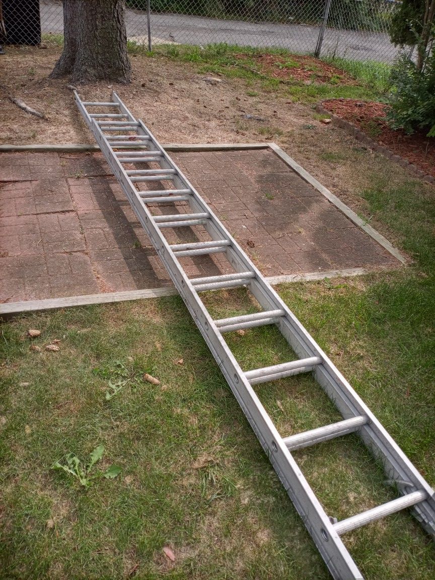 28ft Aluminum ladder