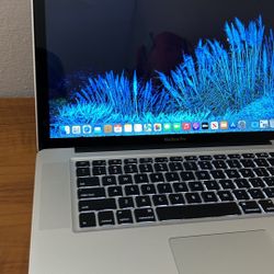 Apple MacBook Pro 15” I7/8GB/256GB SSD $175