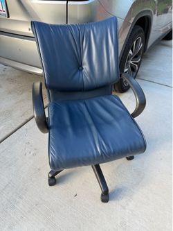 Office desk chair rolling blue a super comfortable and luxurious adjustable height