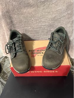 Steel toe work shoes