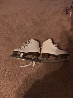 Riedell professional ice skates size 2 perfect condition