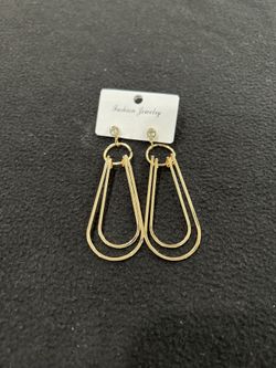 Elegant Gold Oval Drop Danglers