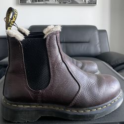 Dr Martens 2976 Leonore Faux Fur-Lined Chelsea Boots Womens size 8