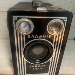 Brownie Target Six-16 Vintage Antique Box Camera 