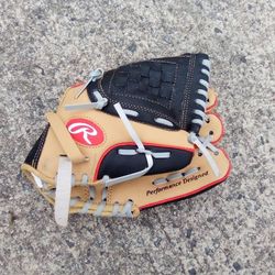 Rawlings 10 Inch Pewee Glove Baseball 