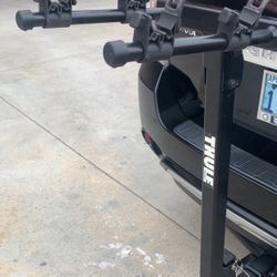 Thule 2-Bike Hitch Rack (2" Receiver) - Tilts & Folds. Excellent Condition Heavy Duty Steel