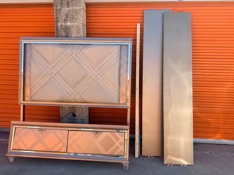 LUXURY QUEEN BED BRAME AND NIGHTSTAND