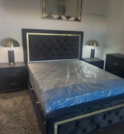 Brand new 5 pcs Queen bedroom set