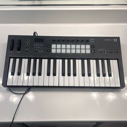 Novation Launchkey 37 MK4 Keyboard Controller 
